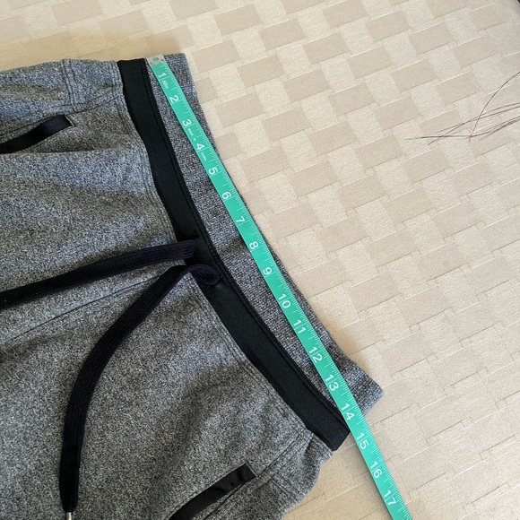 Lululemon Heathered Grey Fleece Interior Sweatpants - Picture 7 of 13